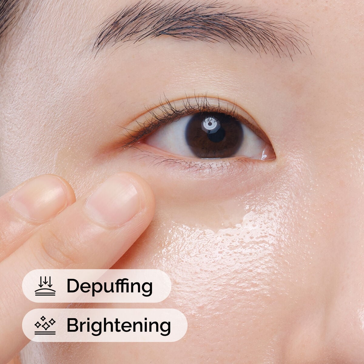 caffeine-solution-5-egcg-eye-serum-q1 ord-caffeine-solution-egcg-model-application-with-benefits.jpg